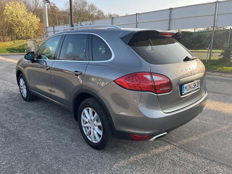 Gebraucht Porsche Cayenne 245 PS (180 kW) 2010 Grau SUV