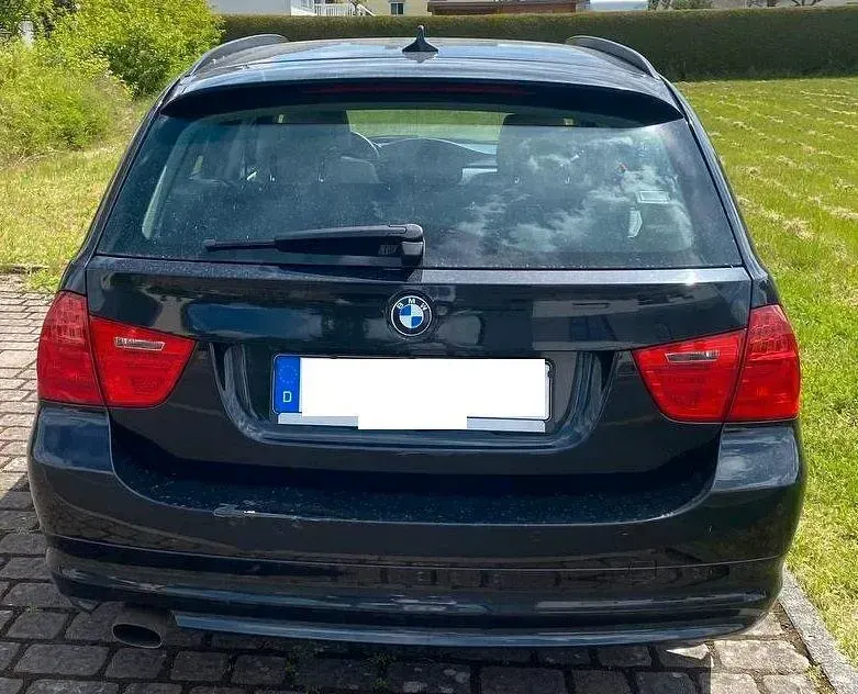 Gebraucht BMW 318 2011 Schwarz Kombi
