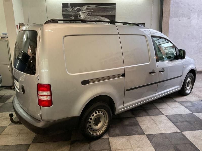 Gebraucht VW Caddy Maxi 102 PS (75 kW) 2013 Silber Van / Kleinbus