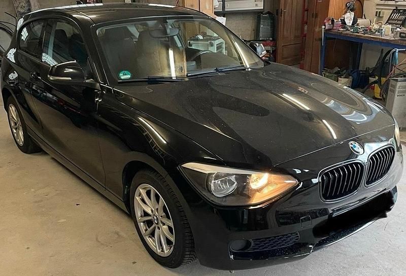 Schwarz Gebraucht 2015 BMW 114 Kleinwagen | 5.400 € (Etwas zu teuer) - Bild 1/4
