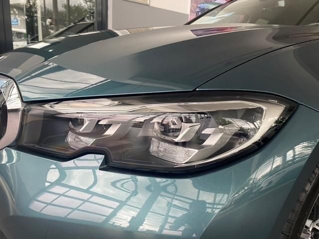 Gebraucht BMW 318 Advantage 156 PS (114 kW) 2021 Blau Kombi