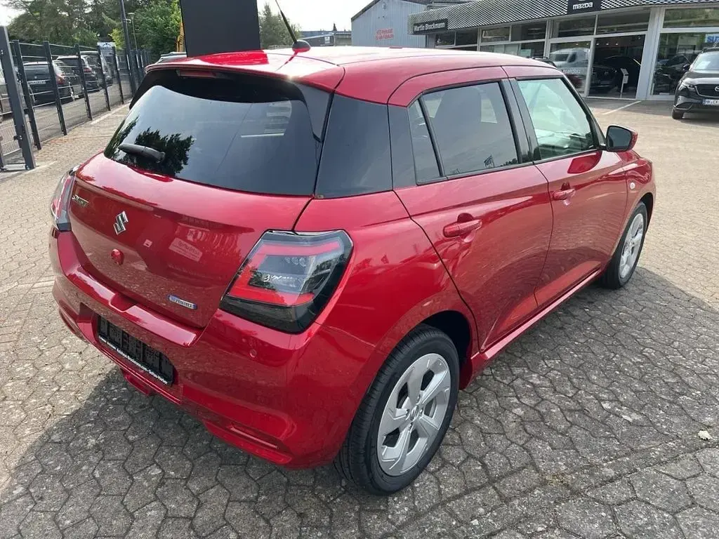Neu Suzuki Swift Comfort 82 PS (60 kW) 2026 Rot Kleinwagen