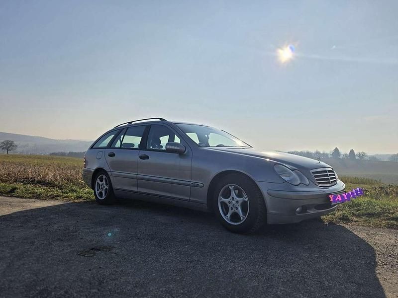 Grau Gebraucht 2003 Mercedes C200 Kombi | 3.750 € (Etwas zu teuer) - Bild 1/4