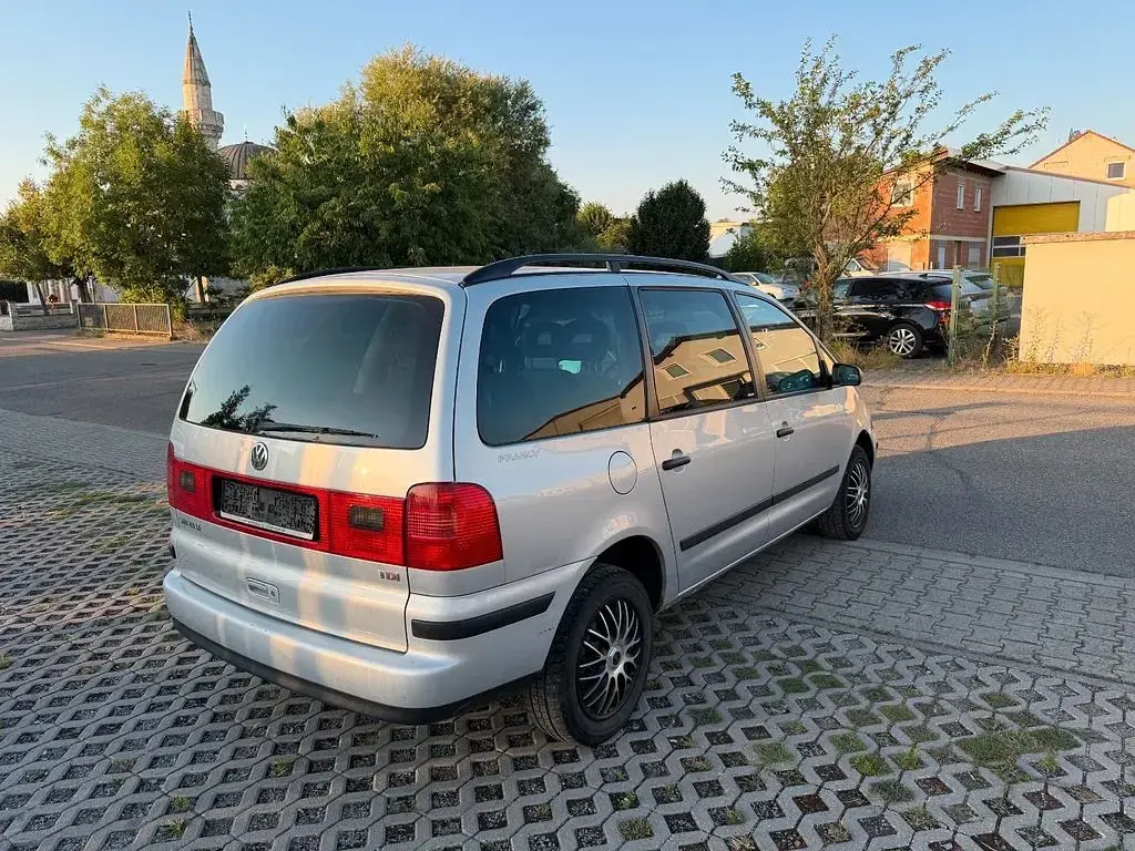 Gebraucht VW Sharan Family 116 PS (85 kW) 2003 Silber Van / Kleinbus