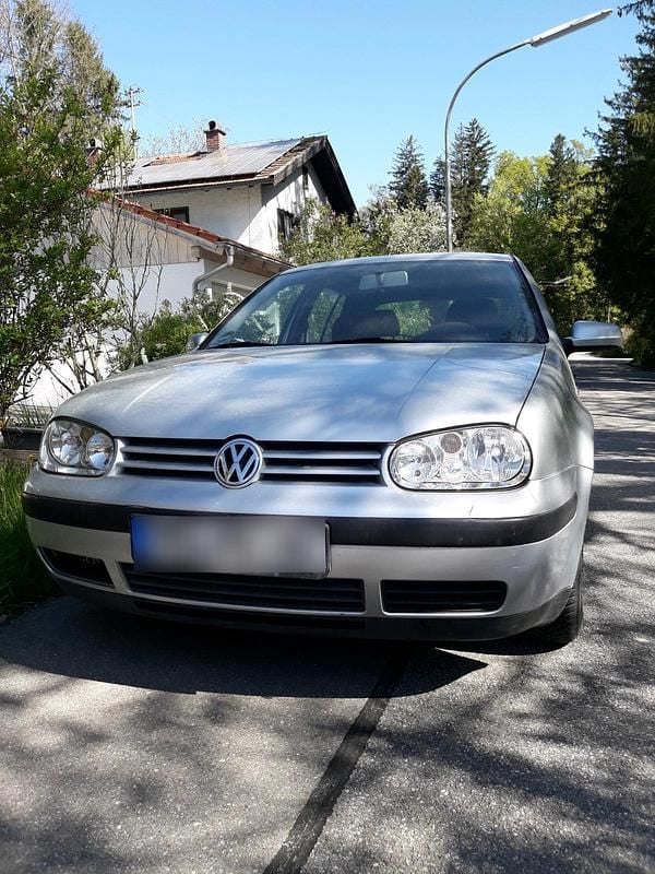 Usata VW Golf IV 80 CV (58 kW) 2000 Argento Berlina