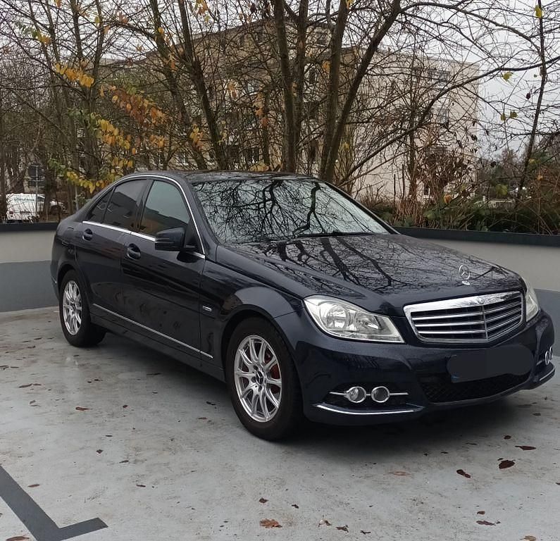 Gebraucht Mercedes C200 Elegance 184 PS (135 kW) 2012 Blau Limousine
