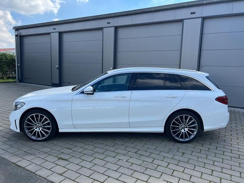 Gebraucht Mercedes C200 AMG line 184 PS (135 kW) 2020 Weiß Limousine
