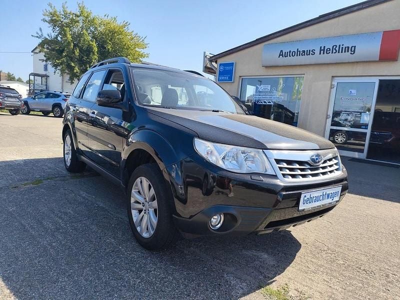 Schwarz Gebraucht 2013 Subaru Forester Exclusive+ SUV | 13.980 € - Bild 1/4