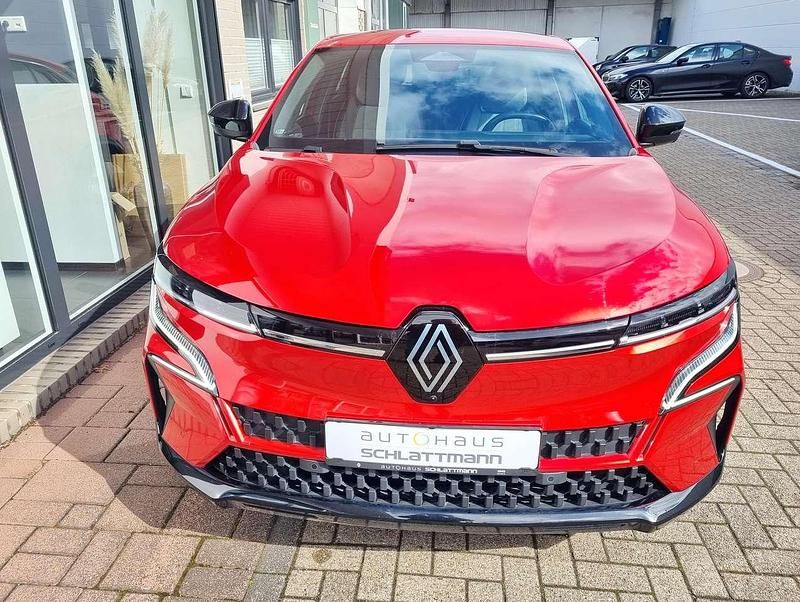 Gebraucht Renault Megane E-Tech Techno 160 kW (218 PS) 2022 Feuerrot Limousine