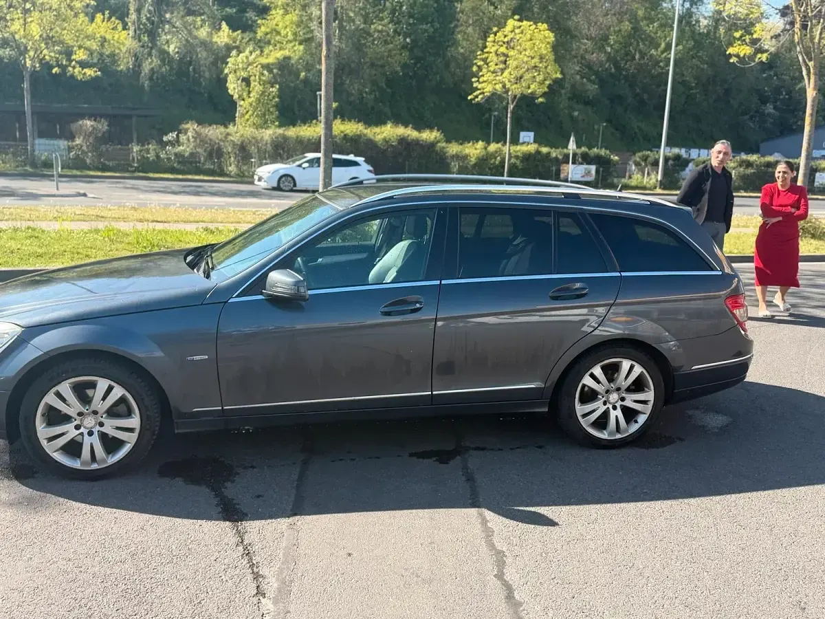 Gebraucht Mercedes C200 Avantgarde 136 PS (100 kW) 2011 Grau Kombi