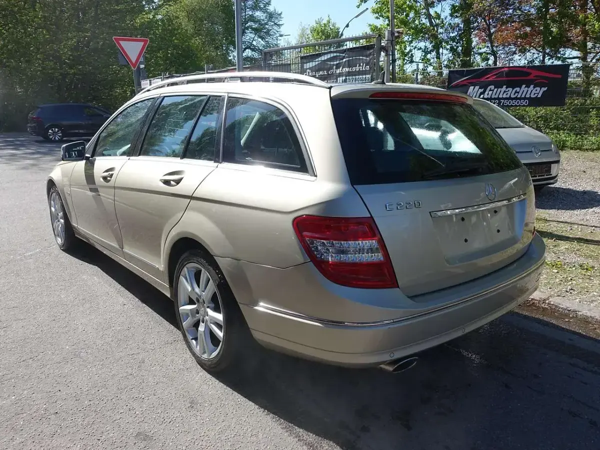 Gebraucht Mercedes C220 170 PS (125 kW) 2010 Perlbeige  metalliclack Kombi