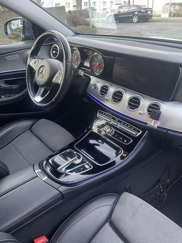 Gebraucht 2017 Mercedes E220 Avantgarde Kombi | 19.900 € (Fairer Preis) - Bild 1/4
