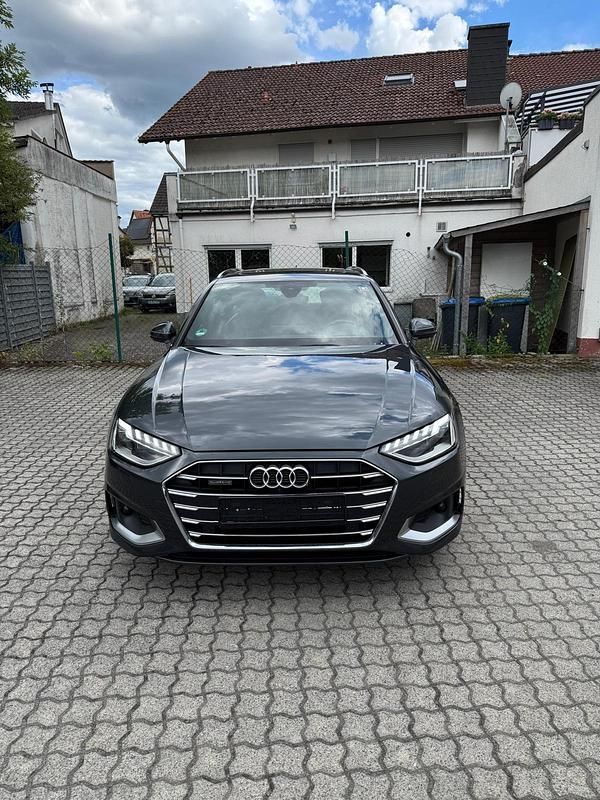 Grau Gebraucht 2020 Audi A4 Advanced Plus Kombi | 29.990 € (Etwas zu teuer) - Bild 1/4