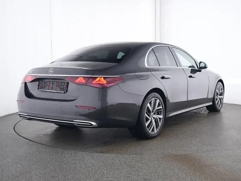 Gebraucht Mercedes E300 Avantgarde 313 PS (230 kW) 2024 Lack graphitgrau (metallic) Limousine