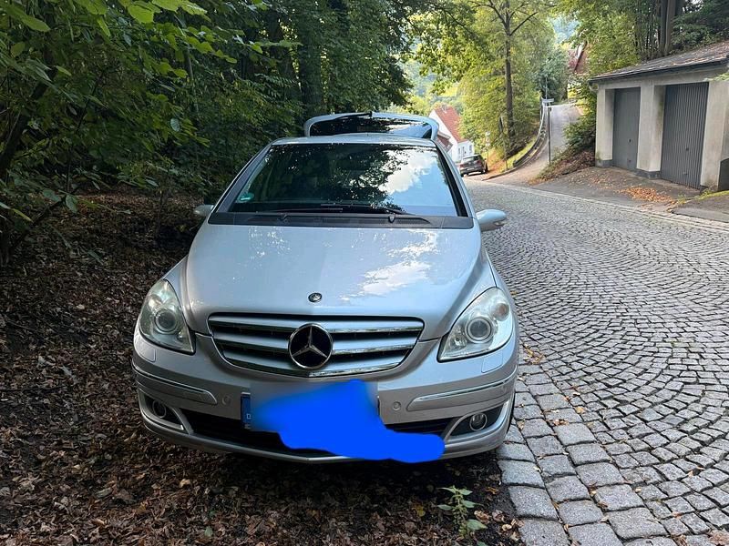 Silber Gebraucht 2008 Mercedes B200 Van / Kleinbus | 3.000 € (Guter Preis) - Bild 1/4