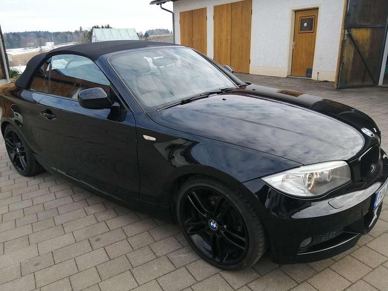 Gebraucht BMW 120 Cabriolet 177 PS (130 kW) 2011 Schwarz Cabrio