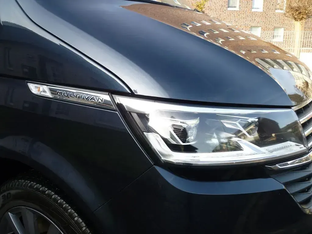 Gebraucht VW Multivan Highline 204 PS (150 kW) 2021 Blau Van / Kleinbus