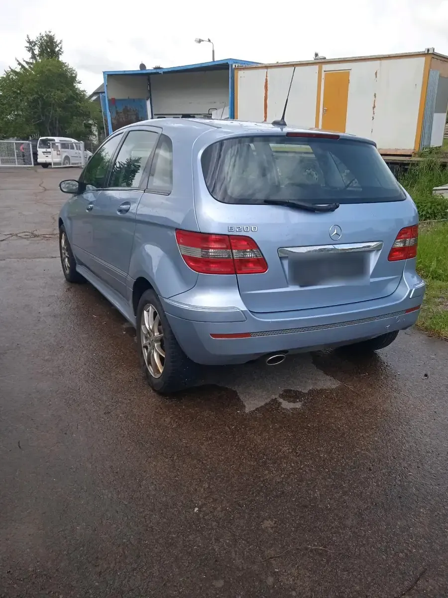 Gebraucht Mercedes B200 136 PS (100 kW) 2008 Silber Van / Kleinbus