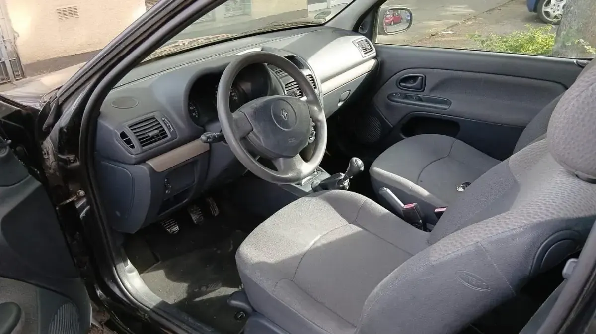 Gebraucht Renault Clio 58 PS (42 kW) 2004 Schwarz Kleinwagen