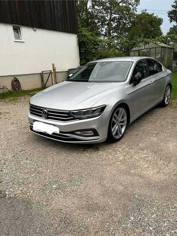 Silber Gebraucht 2020 VW Passat Limousine | 22.900 € (Guter Preis) - Bild 1/4
