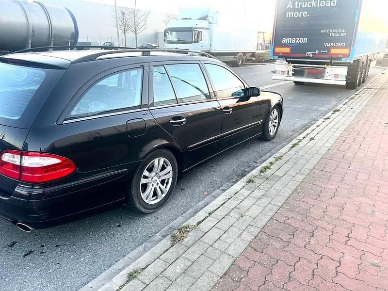 Second-hand Mercedes E280 231 CP (169 kW) 2006 Negru Break