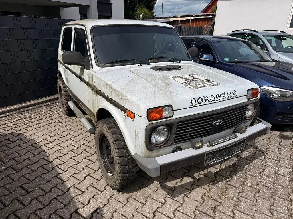 Gebraucht Lada Taiga 83 PS (61 kW) 2014 Weiß SUV