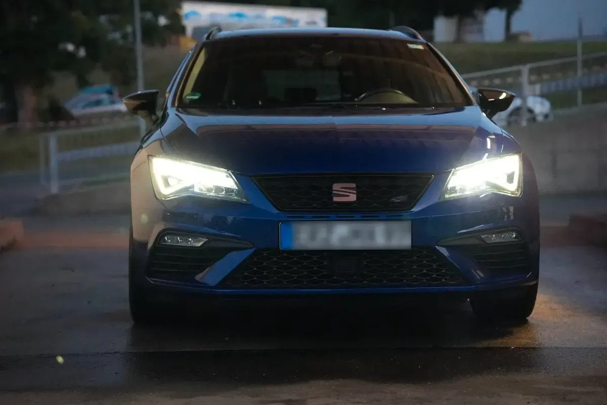 Gebraucht Cupra Leon 300 PS (220 kW) 2019 Blau Kombi