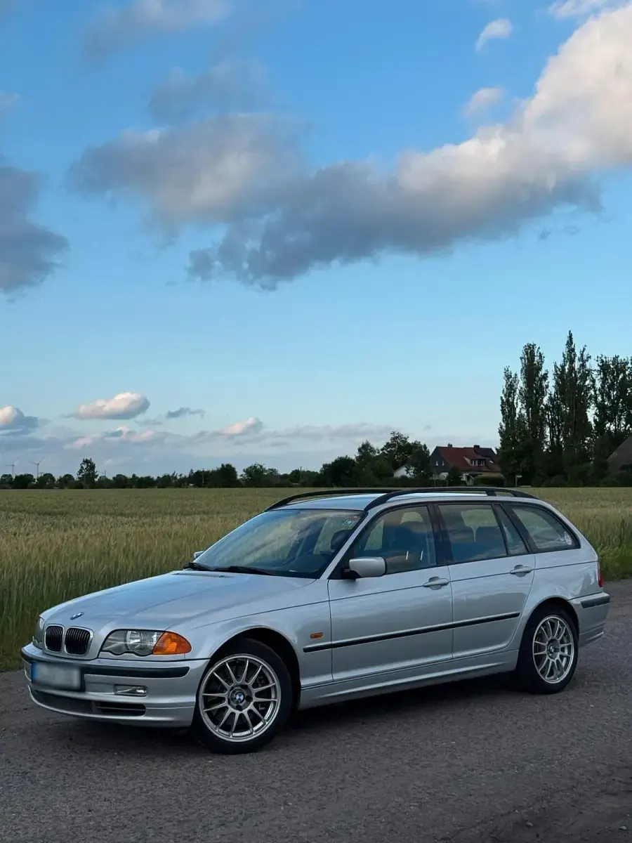 Gebraucht BMW 330 Shadowline 231 PS (169 kW) 2000 Silber Kombi