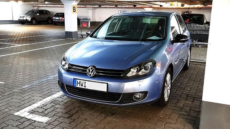 Gebraucht VW Golf VI Style 122 PS (89 kW) 2011 Blau Kleinwagen