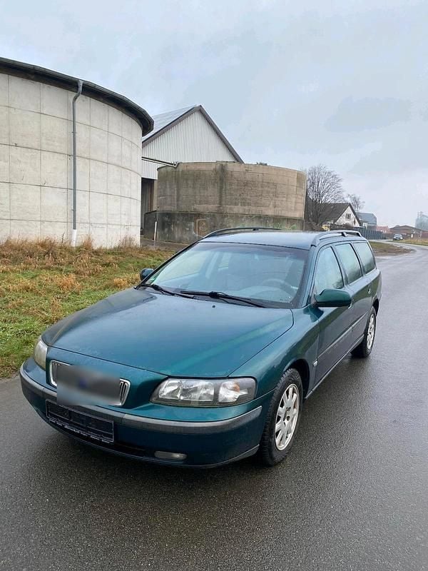 Gebraucht Volvo V70 140 PS (102 kW) 2001 Grün Kombi