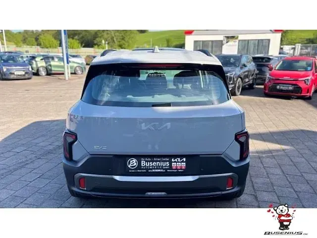 Neu Kia EV2 Earth 108 kW (147 PS) 2026 Grau SUV