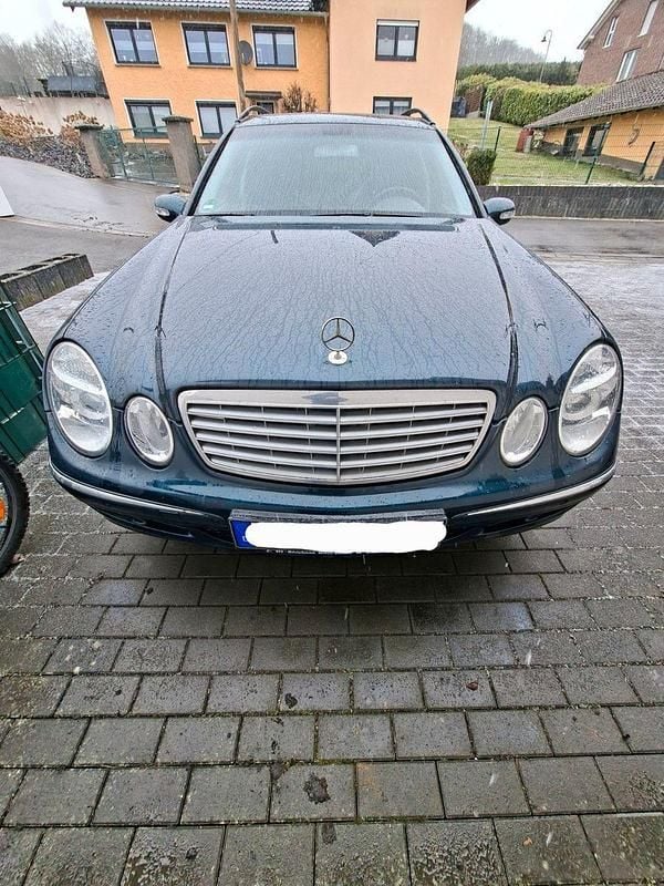Gebraucht Mercedes E220 Elegance 150 PS (110 kW) 2004 Schwarz Kombi