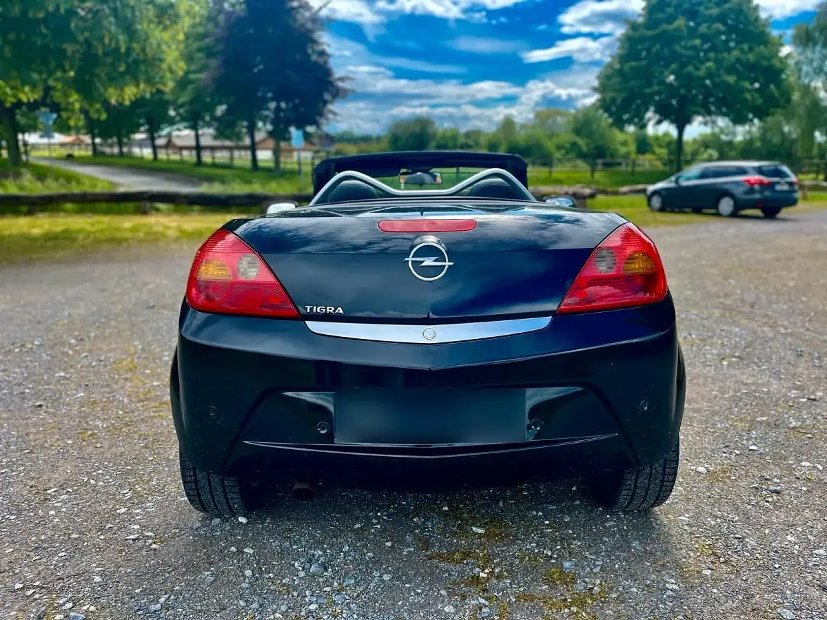 Gebraucht Opel Tigra 90 PS (66 kW) 2006 Schwarz Cabrio