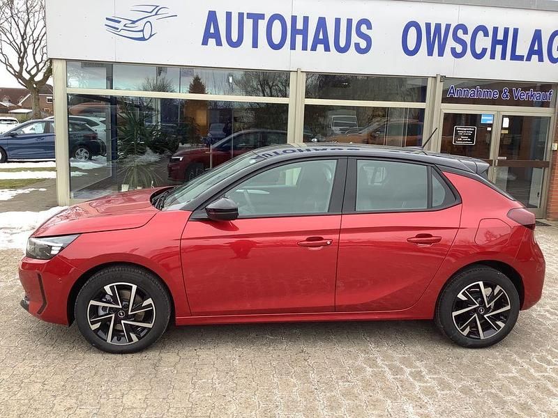 Neu Opel Corsa 101 PS (74 kW) 2025 Rot Limousine