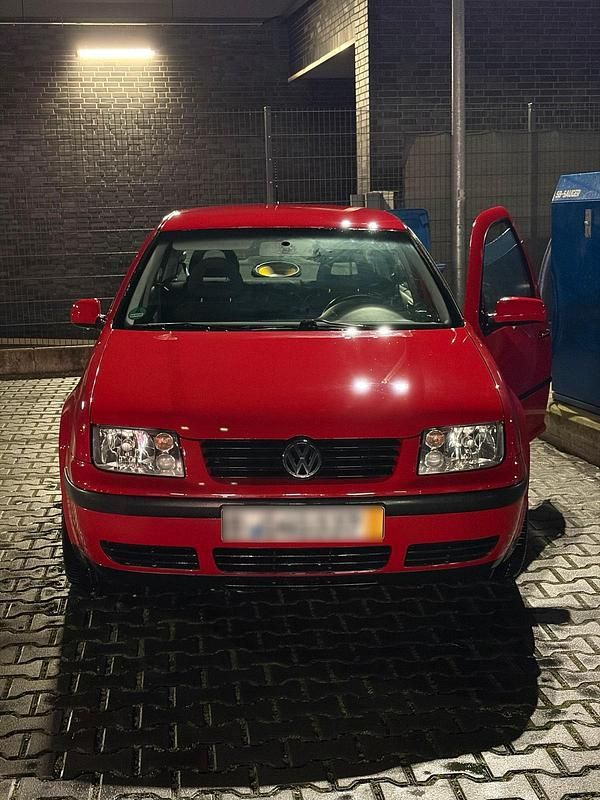 Gebraucht VW Bora 105 PS (77 kW) 2000 Rot Limousine