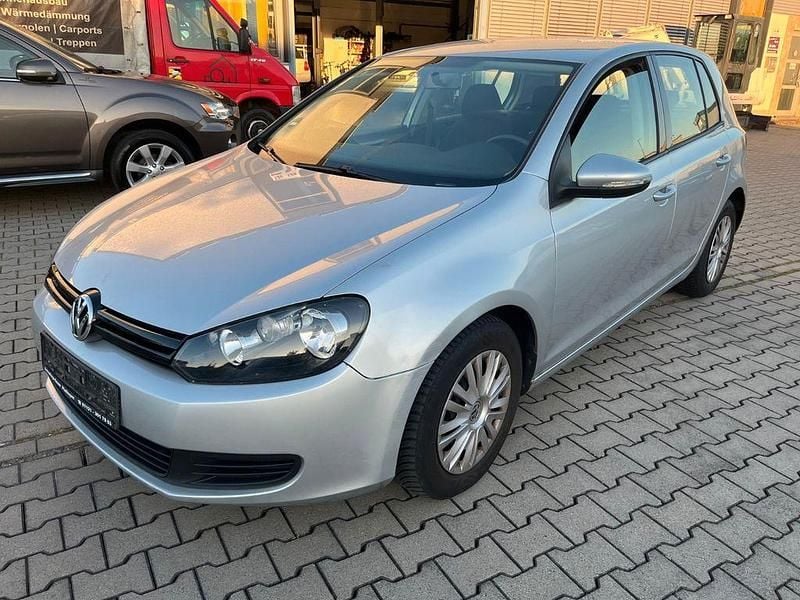 Silber Gebraucht 2009 VW Golf VI Trendline Limousine | 4.990 € (Guter Preis) - Bild 1/4