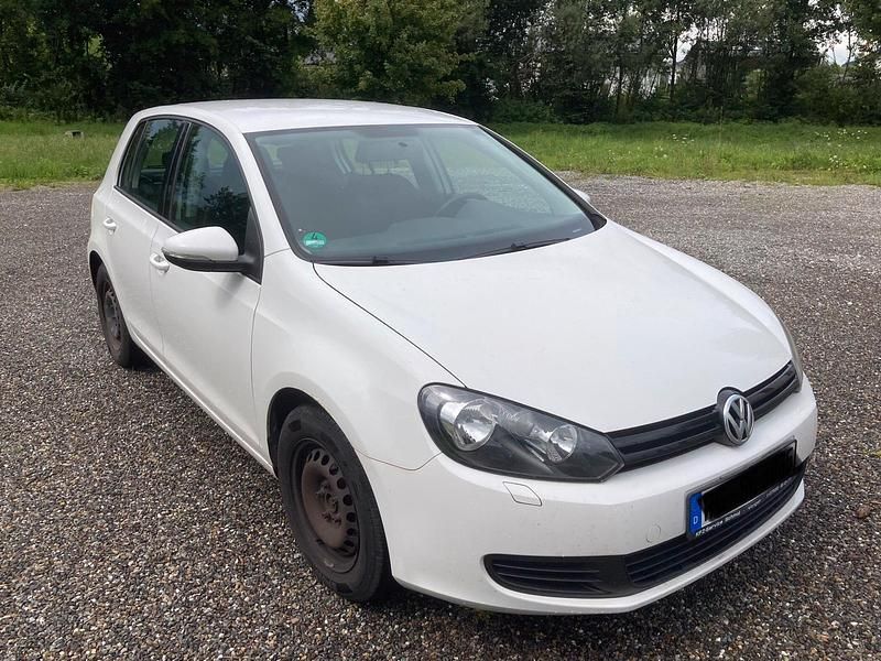 Weiß Gebraucht 2010 VW Golf VI Trendline Kleinwagen | 5.800 € (Fairer Preis) - Bild 1/4