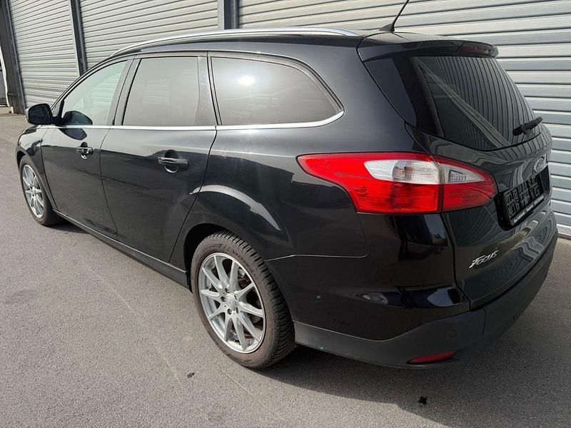 Gebraucht Ford Focus Titanium 101 PS (74 kW) 2014 Schwarz Kombi