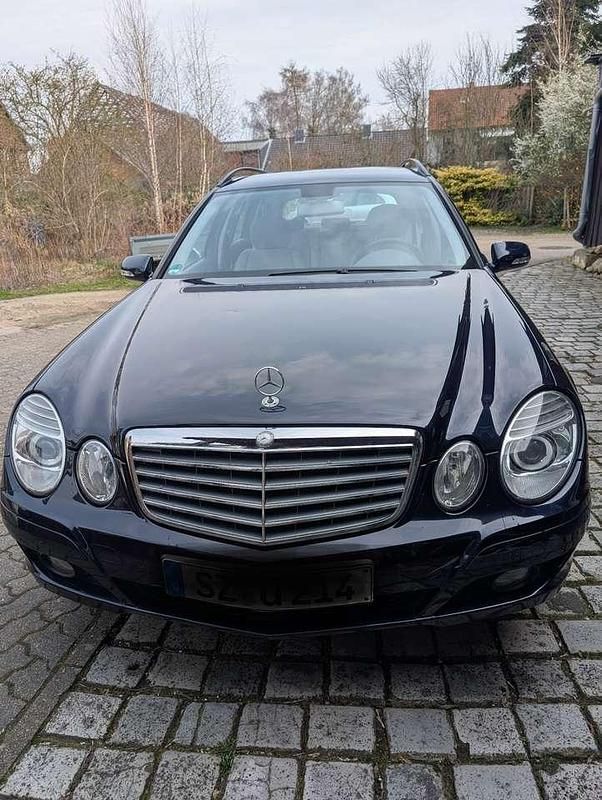 Gebraucht Mercedes E200 Classic 184 PS (135 kW) 2007 Blau Kombi