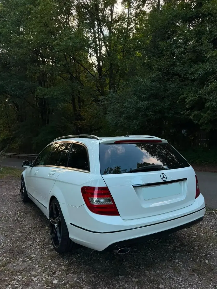 Gebraucht Mercedes C250 204 PS (150 kW) 2014 Weiß Kombi