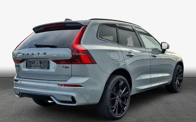 Neu Volvo XC60 Plus 350 PS (257 kW) 2025 Grau SUV