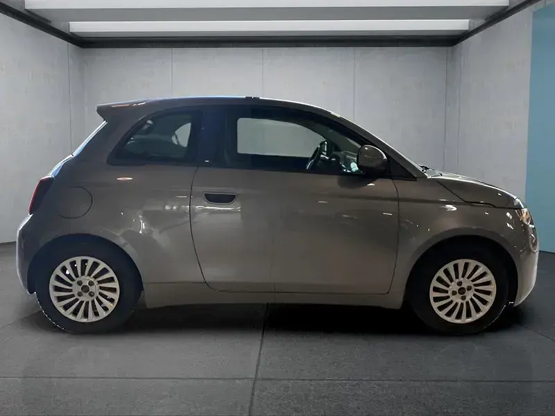 Gebraucht Fiat 500e 86 kW (118 PS) 2023 Grau Kleinwagen