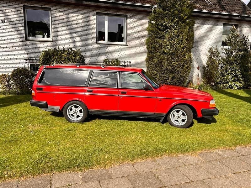 Gebraucht Volvo 245 113 PS (83 kW) 1992 Rot Kombi