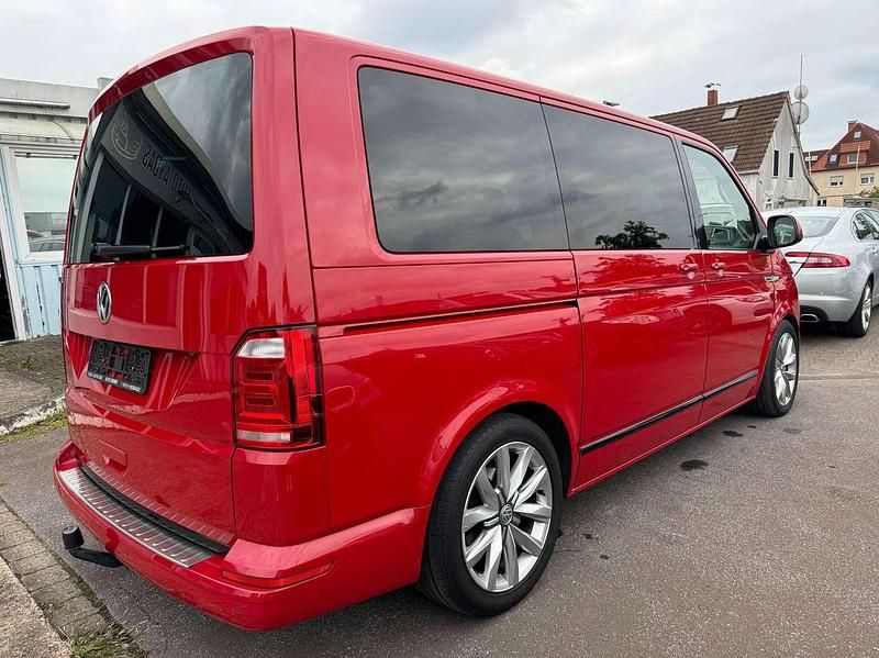 Gebraucht VW Multivan Generation Six 204 PS (150 kW) 2016 Kirschrot Van