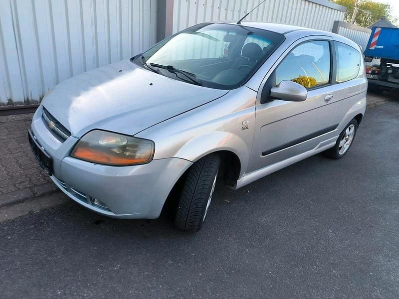 Silber Gebraucht 2005 Chevrolet Kalos Kleinwagen | 2.200 € (Teuer) - Bild 1/4