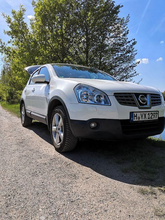 Weiß Gebraucht 2009 Nissan Qashqai Acenta SUV | 5.800 € (Fairer Preis) - Bild 1/4