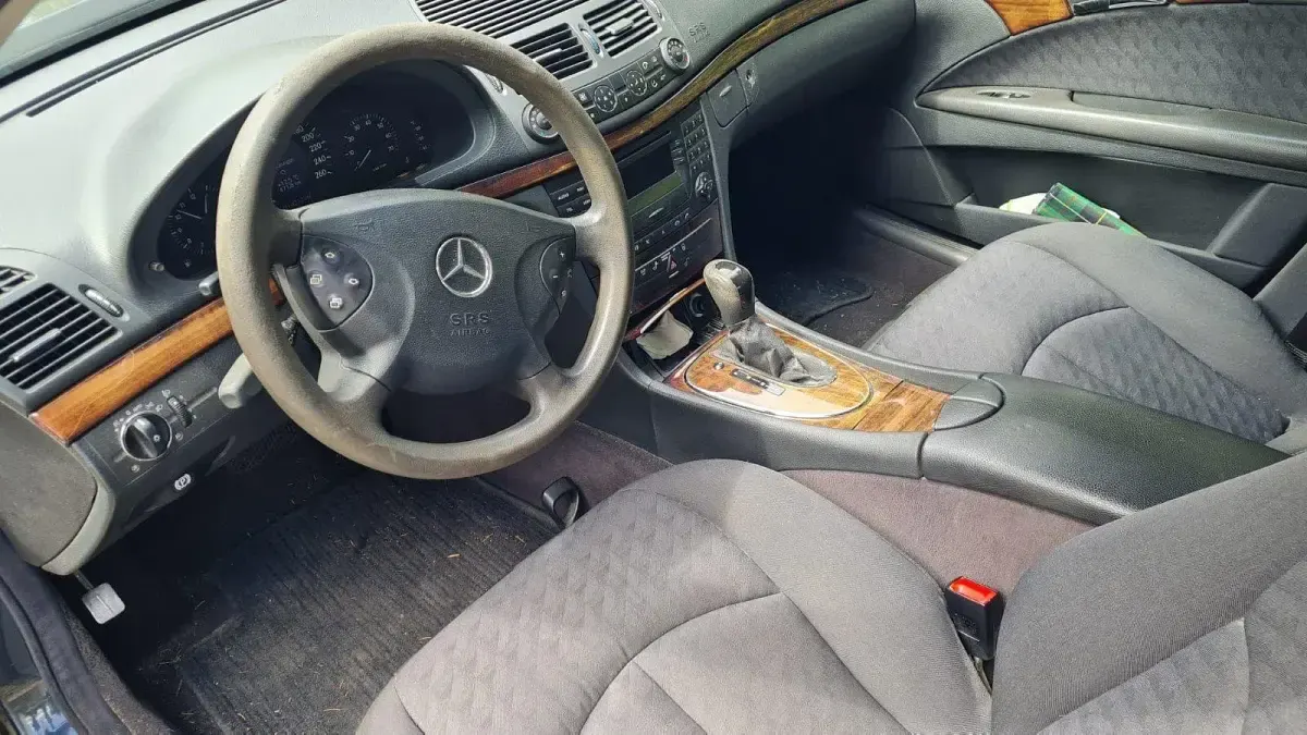 Gebraucht Mercedes E240 177 PS (130 kW) 2002 Limousine