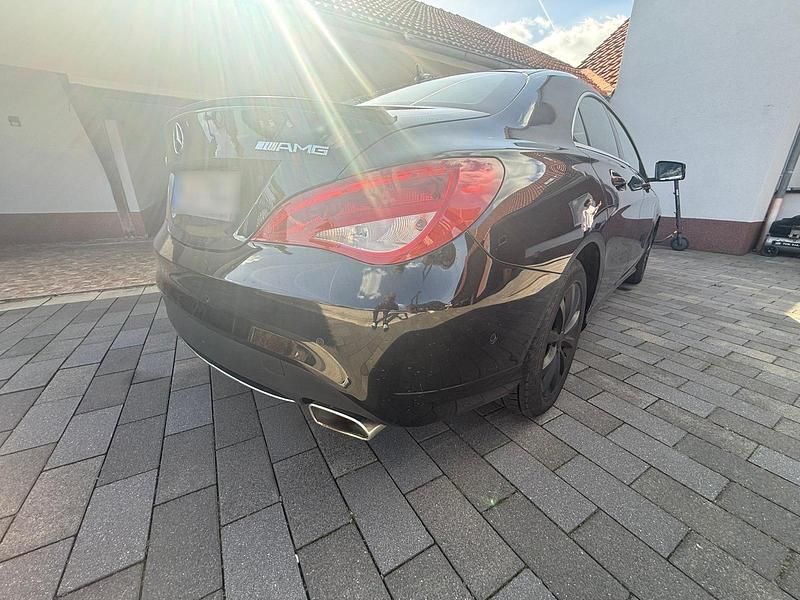 Gebraucht Mercedes CLA220 177 PS (130 kW) 2015 Schwarz Limousine