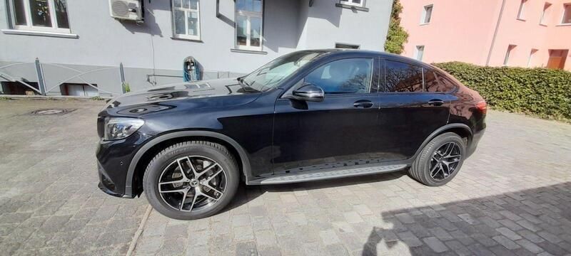 Schwarz Gebraucht 2018 Mercedes GLC250 Coupé | 31.800 € (Superpreis) - Bild 1/4