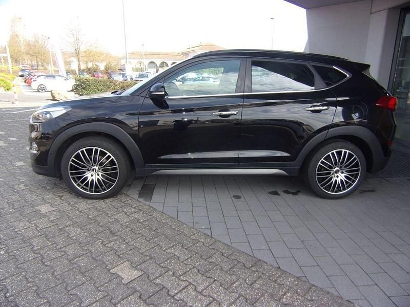 Gebraucht Hyundai Tucson Premium 177 PS (130 kW) 2017 Purple (phantom black) SUV